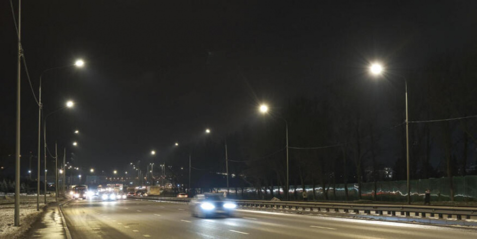 Почти 500 современных фонарей осветили часть Пулковского шоссе