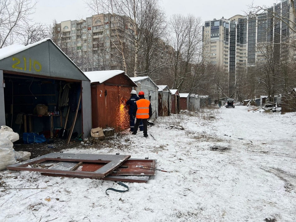 В Кудрово демонтируют почти 300 гаражей