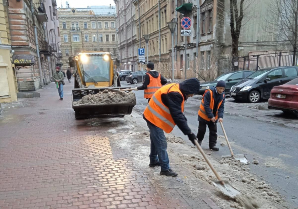 Дорожные предприятия Петербурга вывезли на утилизацию миллионный кубометр снега 