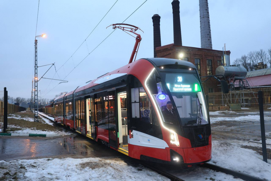 В Петербурге представили новую модель трамвая «Невский» 