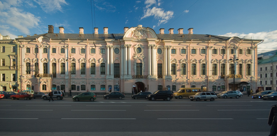 Вход в Строгановский дворец сделают бесплатным 21 января 