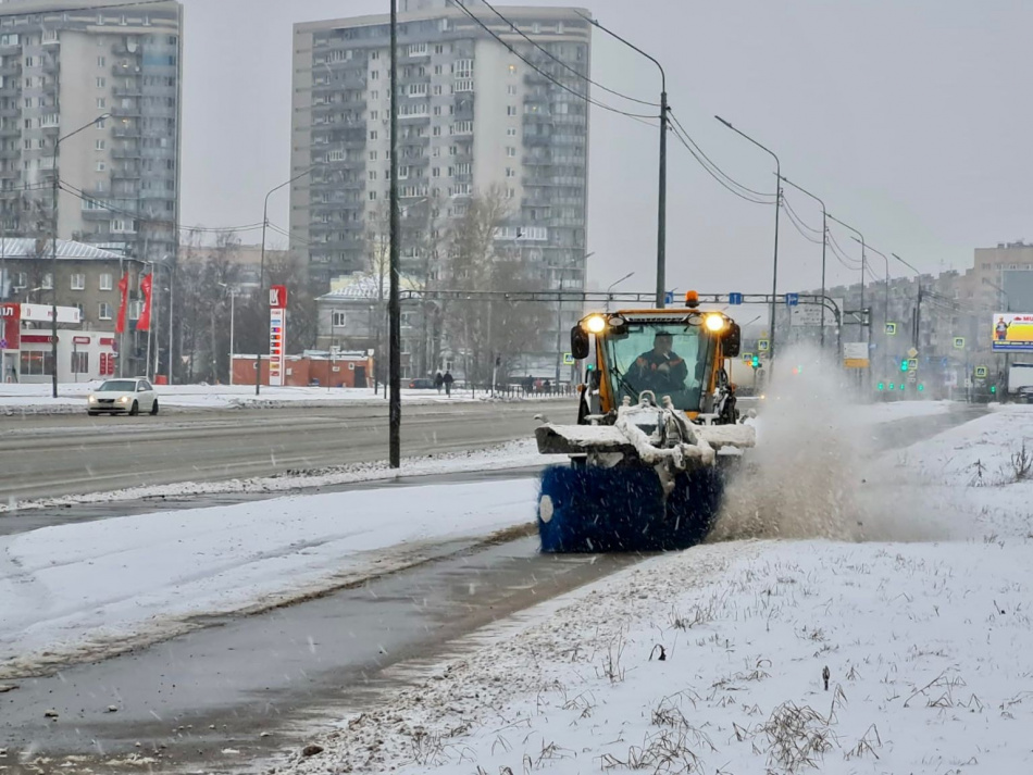 За минувшие выходные в Петербурге намело 3,3 см снега