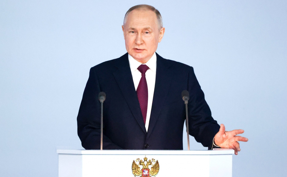 Путин анонсировал повышение МРОТ с 2024 год до 19 тыс. 242 рублей 