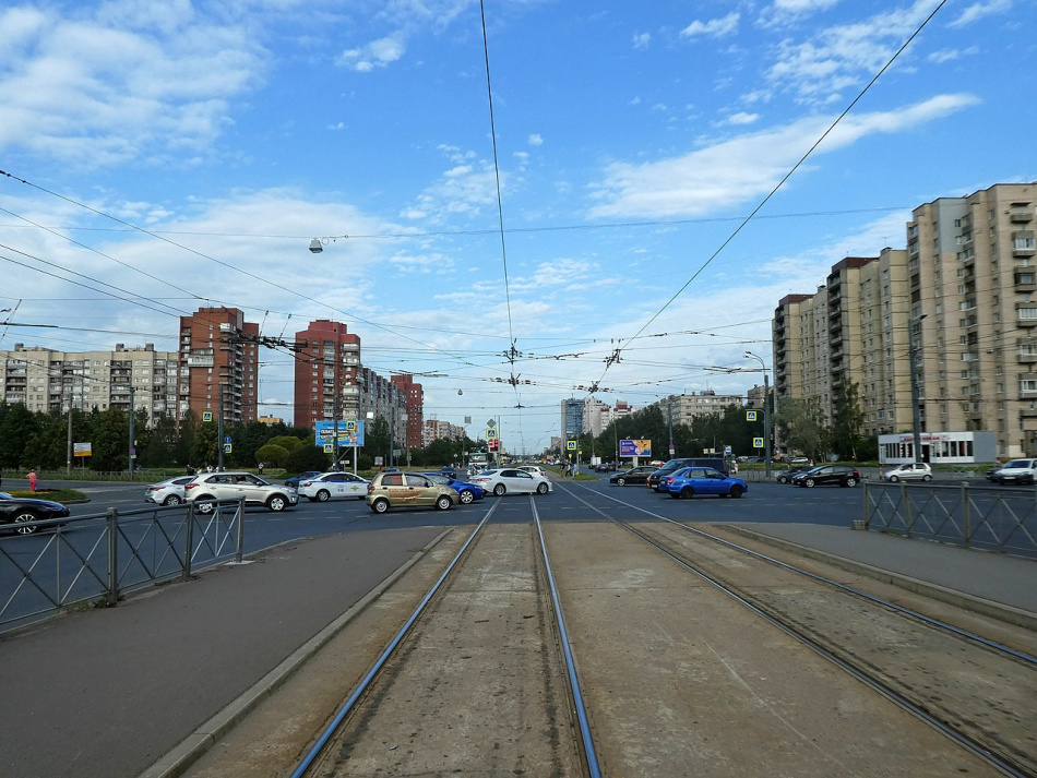 В Петербурге дорожники отремонтирую почти 4 километра улицы Коллонтай 