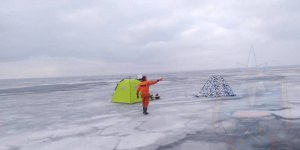 Пятерых горе рыбаков спасли с разрушающегося льда Ладожского озера