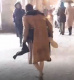 Снег ударил в голову: на Невском заметили мужчину босиком, без штанов, но с роликами