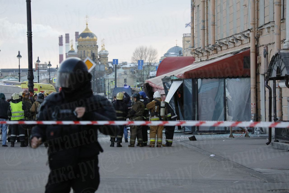 16 пострадали, один погиб: В кафе на Университетской набережной в Петербурге произошел взрыв