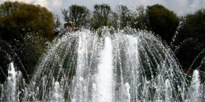 Во дворе СПбГУ открыли фонтан