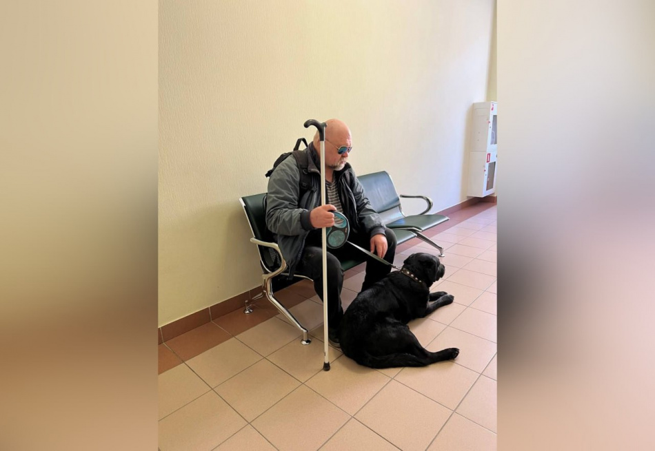 Петербуржец через суд хочет разрешить собакам-поводырям ездить в метро без намордника