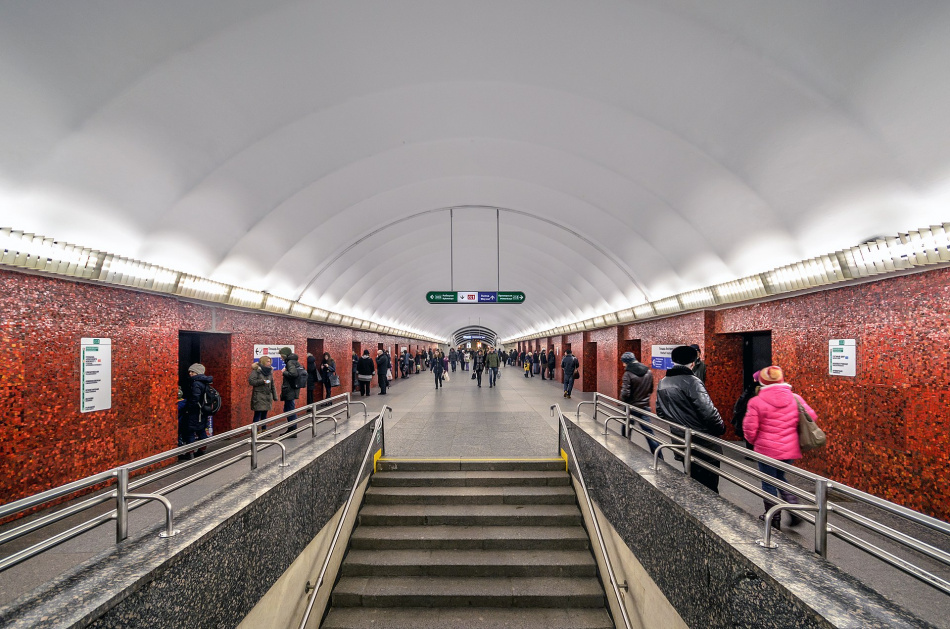Школьница рассказала о домогательствах в метро