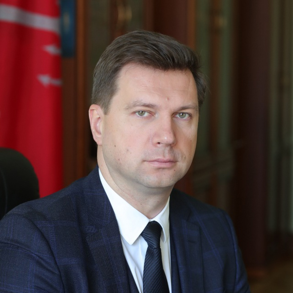 Вице-губернатора Петербурга Линченко хочет засудить застройщик Seven Suns