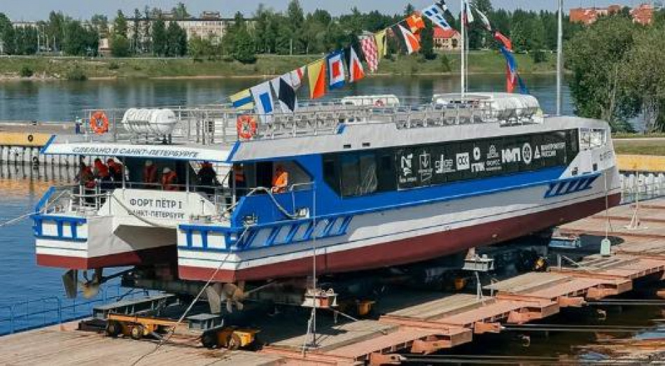 Между Петербургом и «Островом фортов» запустили скоростной катамаран