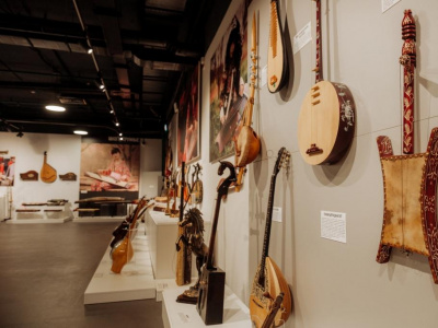 Фото Выставка тюркских музыкальных инструментов