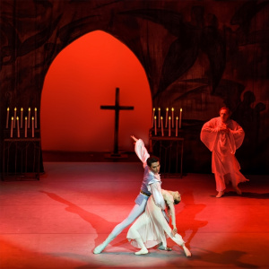 Спектакль "Ромео и Джульетта" (Балет Н. Касаткиной и В. Василёва)