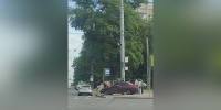 Водитель Lada протаранил ограждение на Институтском проспекте