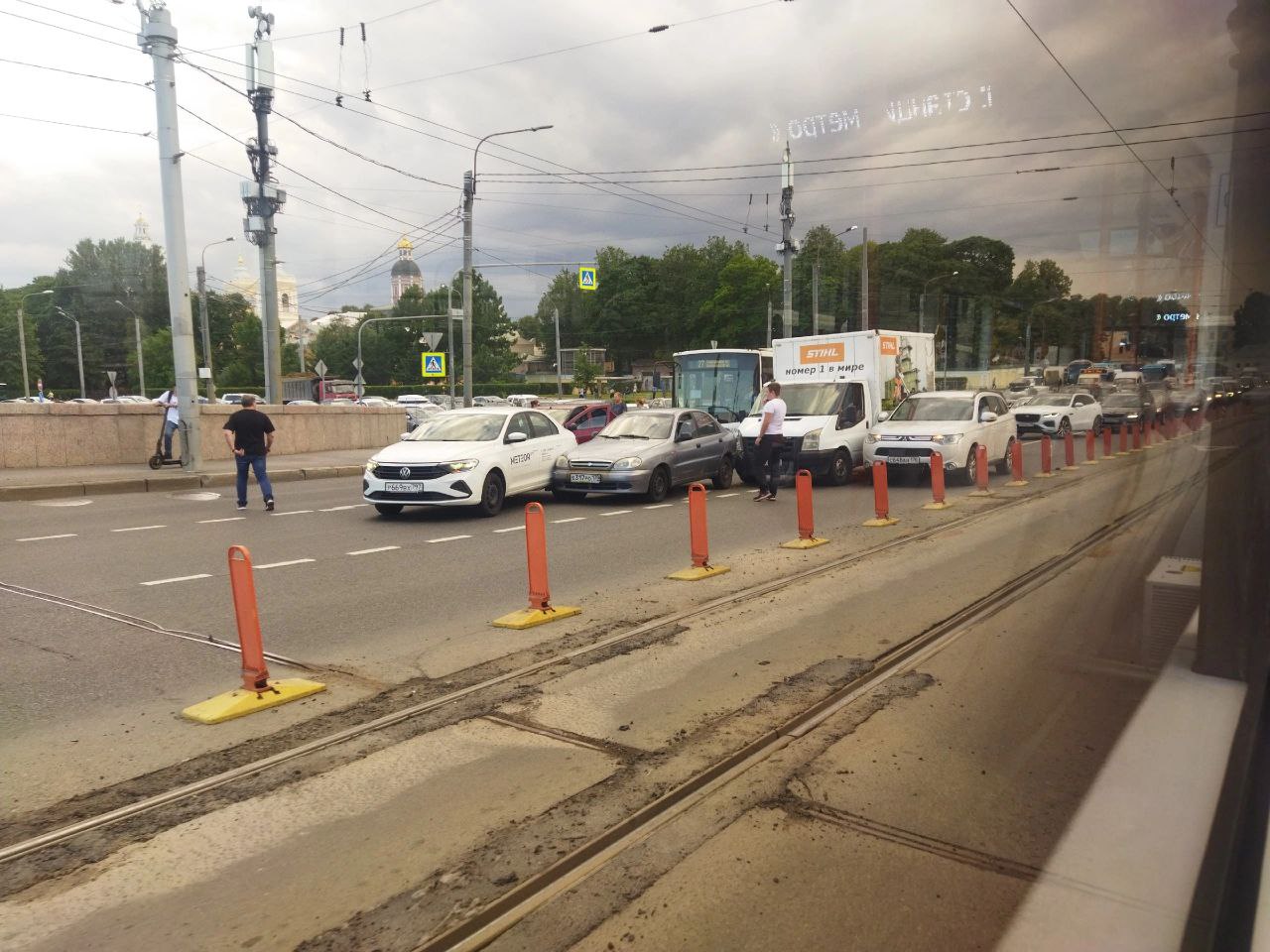 Четыре машины столкнулись на мосту Александра Невского