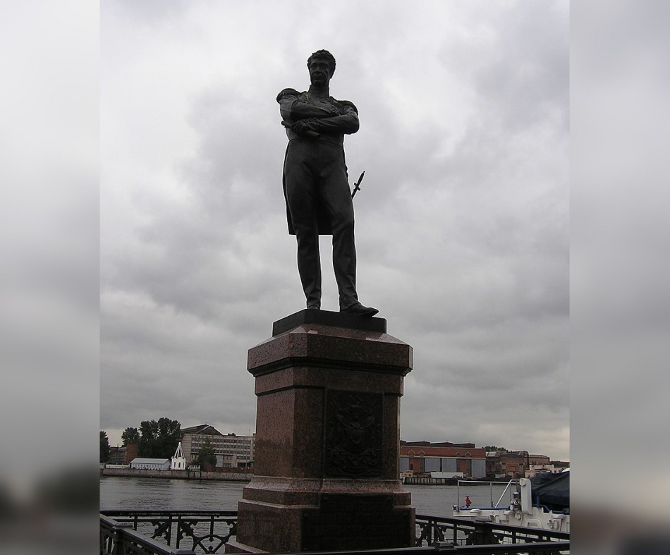 В Петербурге привели в порядок памятник Крузенштерну 