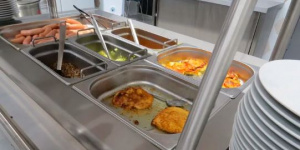 Комплексные обеды в школах Петербурга могут подорожать до 430 рублей