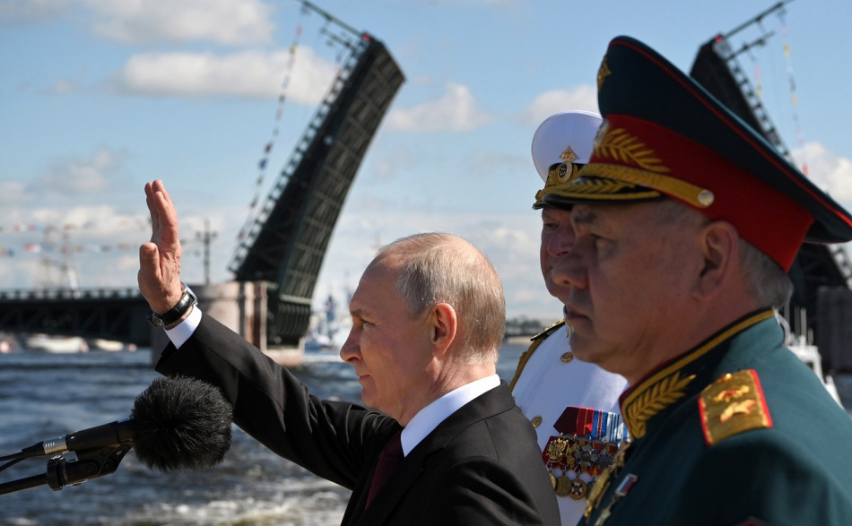 В Петербурге отгремел парад ко Дню военно-морского флота