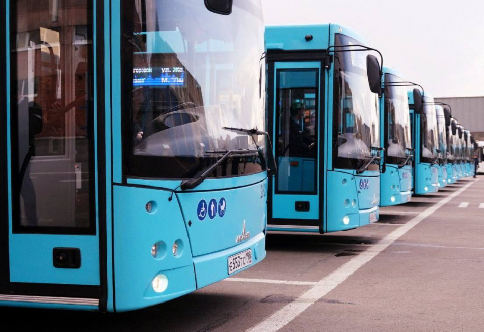 Ленобласть закупит почти 450 автобусов из Белоруссии
