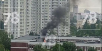 Крыша школы загорелась на проспекте Авиаконструкторов