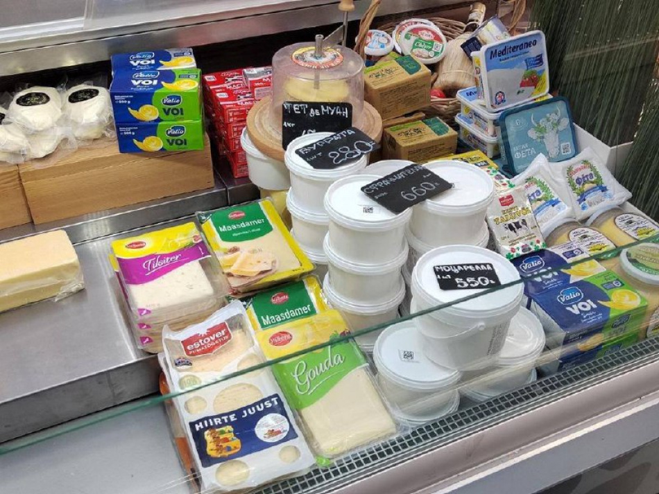 Санкционные сыр и мясо продавали на рынке в Петербурге