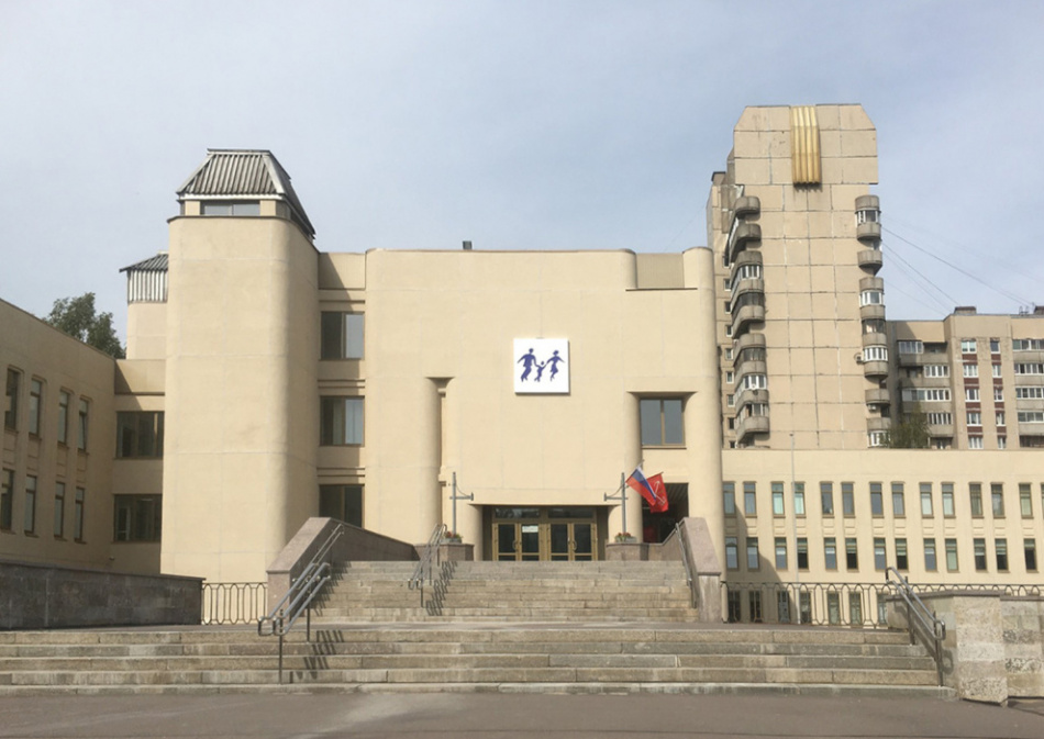 В Выборгском районе отремонтировали здание гимназии