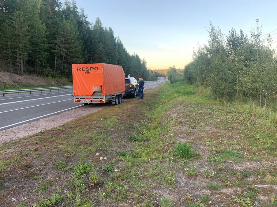 На А-121 водитель Ford Explorer с полуприцепом сбил пешехода