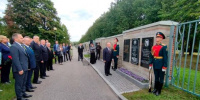 Защищавшим Ленинград героям-севастопольцам открыли памятную плиту на Пискаревском кладбище