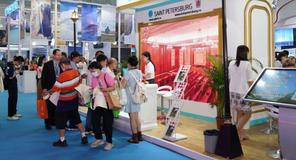 Петербург показали на крупнейшей туристической выставке в КНР