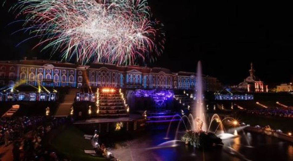 ГМЗ "Петергоф" ждет 30 тыс. гостей на осенний праздник фонтанов