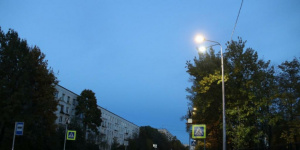 На улице Бурцева в Кировском районе установили 61 фонарь на 40 опорах