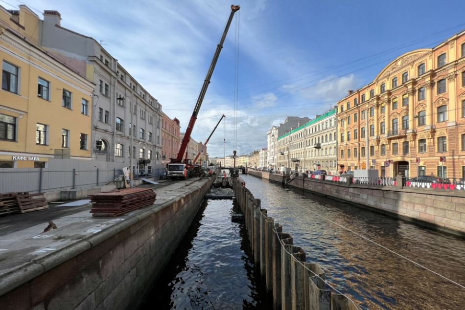 Мосты и набережные в Петербурге продолжат ремонтировать зимой