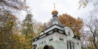 Патриарх Кирилл освятил храм Воскресения Христова на Смоленском кладбище в Петербурге