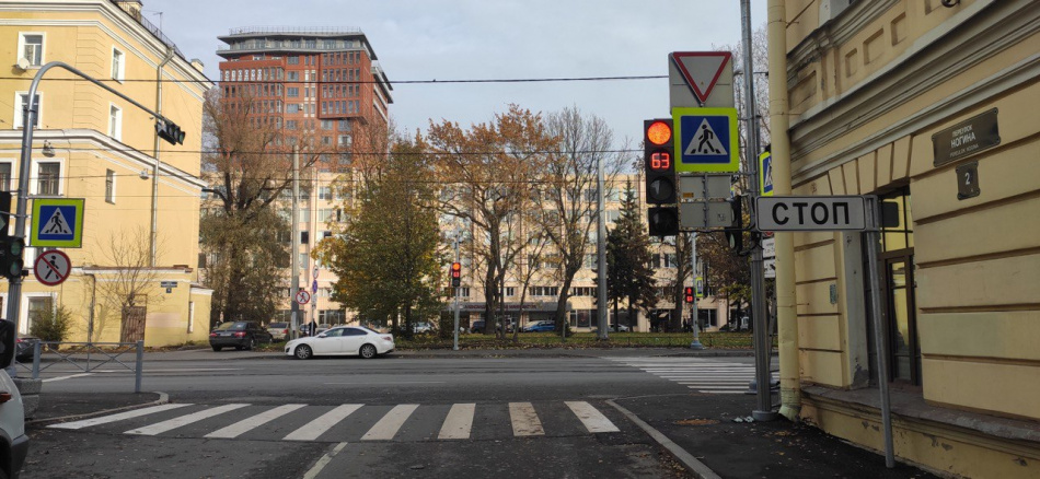 В Московском и Невском районах Петербурга появились новые светофоры
