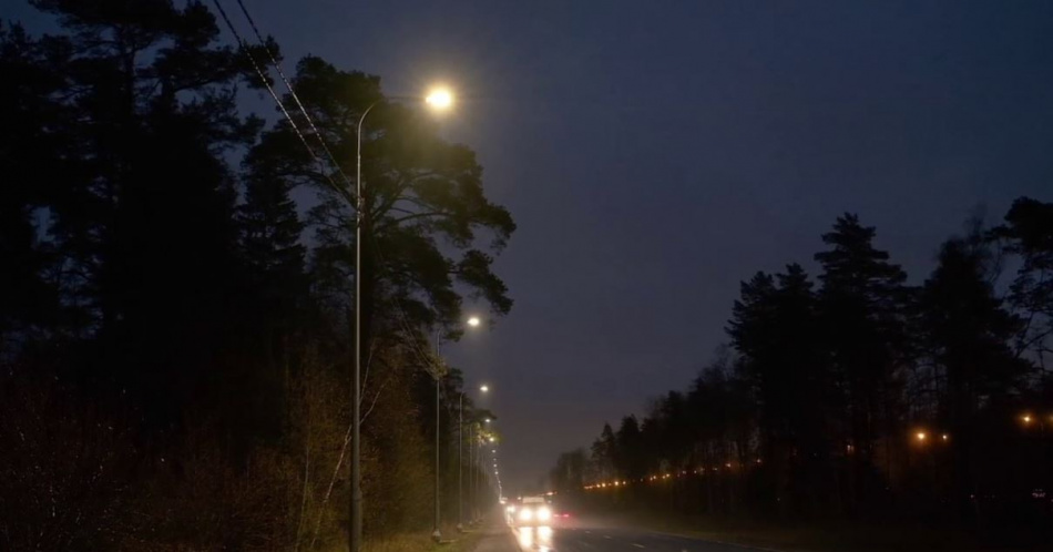 В Петербурге осветили особо темные участки Горского и Левашовского шоссе