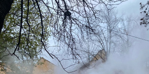 На Васильевском острове 14-я и 15-я линия скрылись в тумане из-за прорыва трубы
