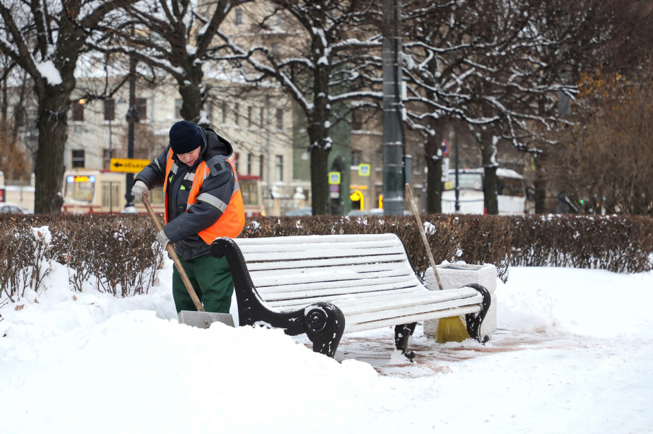 С петербургских улиц с начала зимы вывезли более 170 тыс. кубометров снега