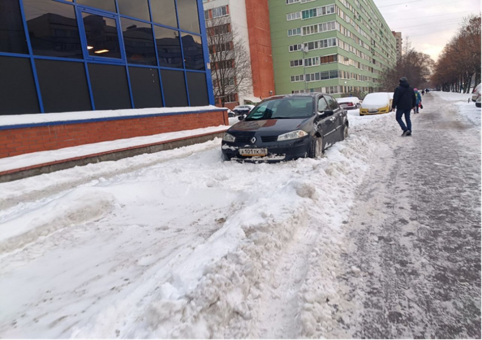 В Петербурге выявили нарушения при уборке снега на 28% осмотренных территорий и зданий