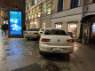Комтранс: люди в светоотражающих жилетах незаконно за деньги паркуют водителей у БКЗ