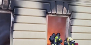 Спасатели опубликовали кадры с места тушения пожара в петербургской консерватории