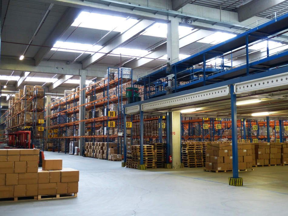 Около 30 тыс. кв. м складов арендовал Wildberries у крупного интернет-ритейлера после пожара на складе в Шушарах 