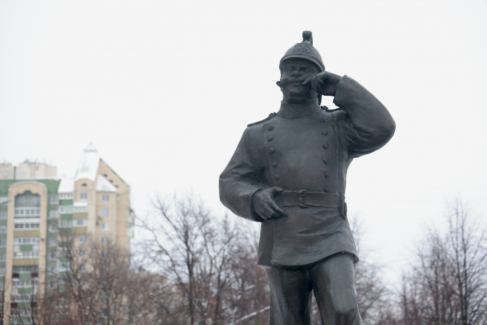 В Рыбацком открыли стелу в честь петербургских пожарных