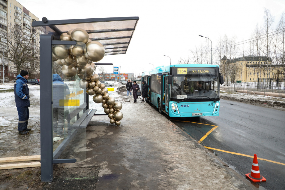 В Петербурге за год установили 862 остановки общественного транспорта