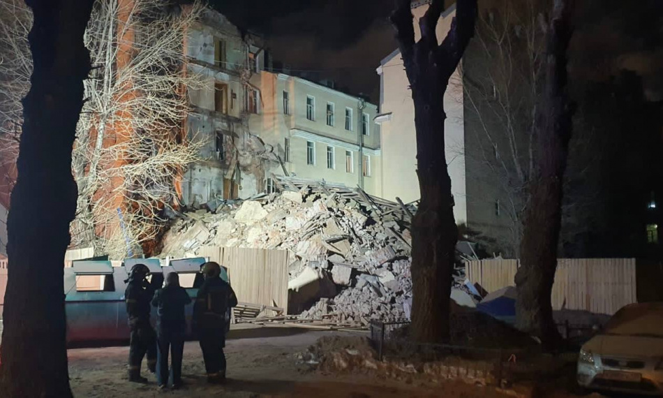 На место обрушения здания на Гороховой улице прибыл прокурор Петербурга Виктор Мельник