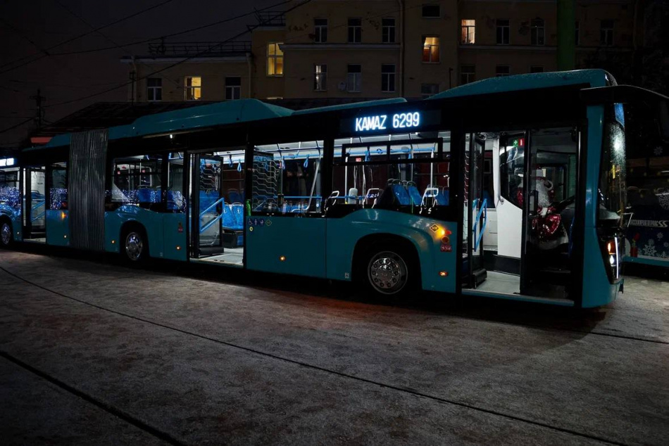 Новый автобус-гармошку от КамАЗ протестируют в Петербурге