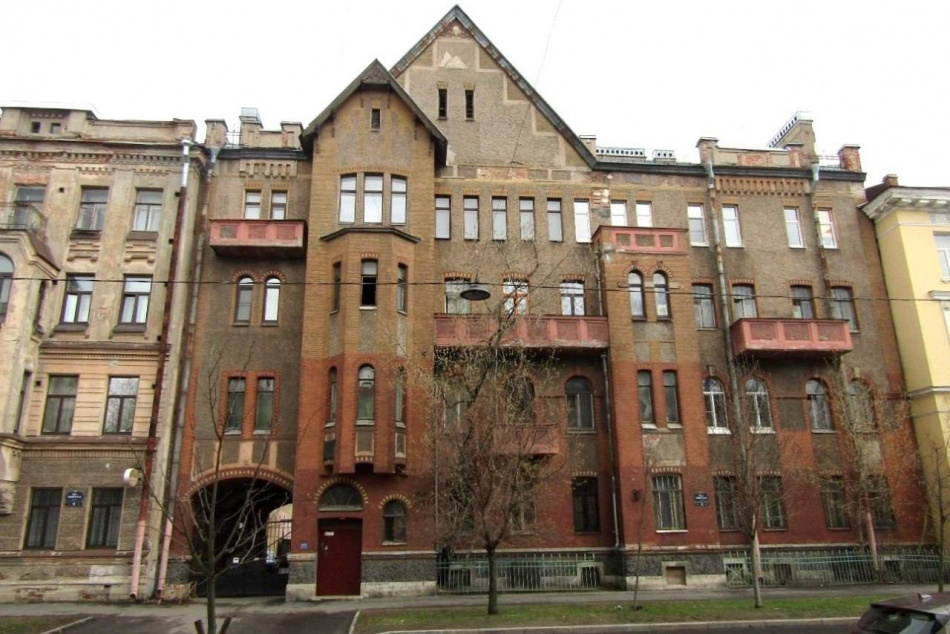 Дом Александровской мужской больницы на Васильевском острове стал региональным памятником