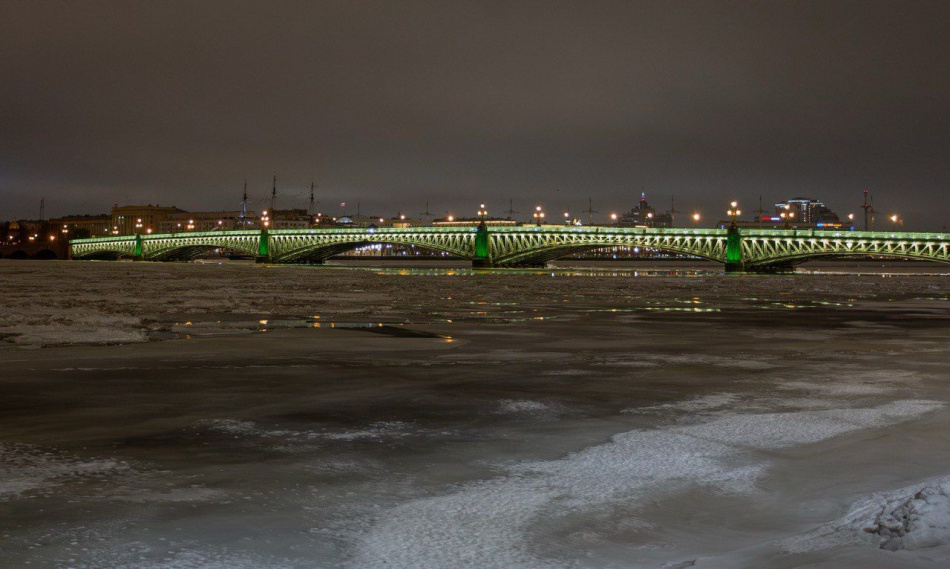 В Петербурге подсветят Троицкий мост