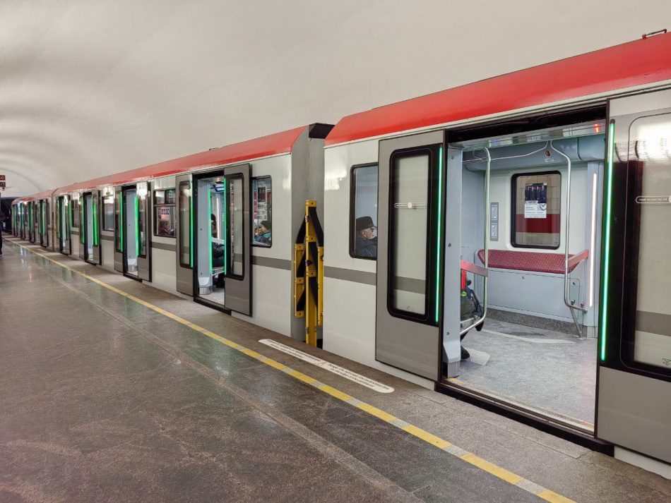 Петербуржца арестовали за проникновение в кабину машиниста метро