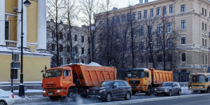 Для борьбы с гололёдом на улицы Петербурга высыпали 8,5 тысяч тонн песко-соляной смеси